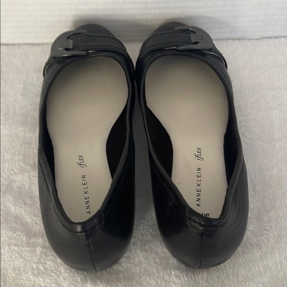 Anne Klein Black Flats with Textured Fabric and Bow Accent - Picture 5 of 8